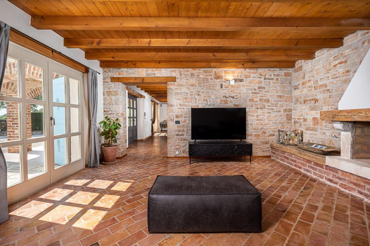 Villa Paolina With Hot Tub Visnjan Luaran gambar
